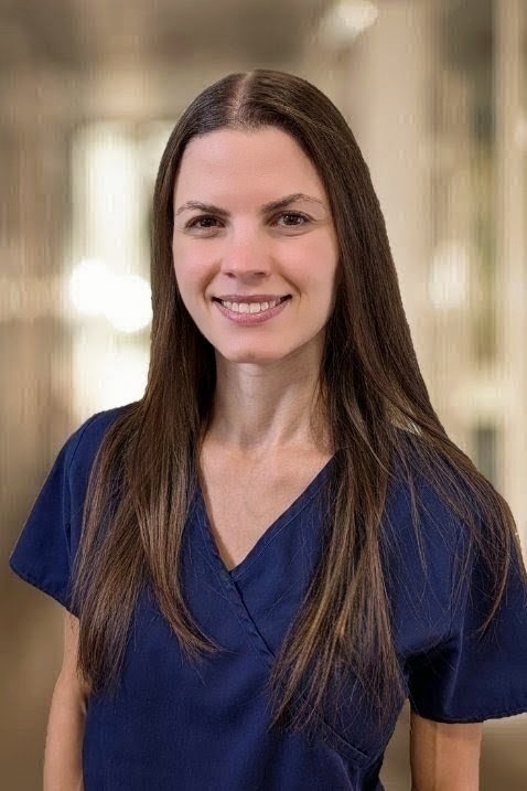 Dr. Hella Tóth,  Oralchirurgin